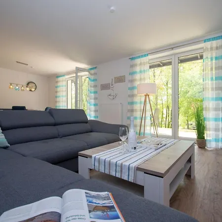 Haus Waldidyll, Kuestenflair - Bade- & Saunawelt Taeglich Inklusive Apartment Sellin (Rugen)